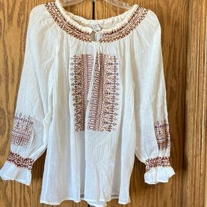Women’s Authentic Peasant Top